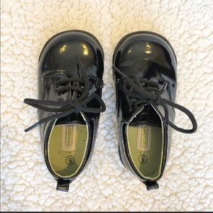 Tender Steps Kids Black Patent Dress Shoes - Size 5